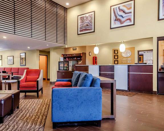 Imagen de los interiores del Hotel Comfort Suites Louisville East. Foto 18