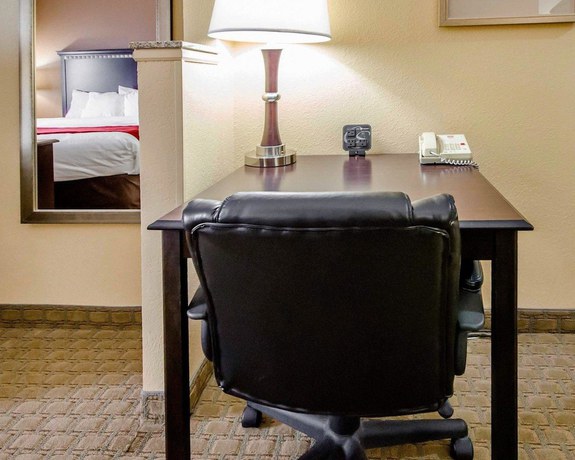 Imagen de la habitación del Hotel Comfort Suites Louisville East. Foto 5