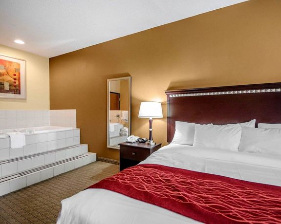 Imagen de la habitación del Hotel Comfort Suites Louisville East. Foto 8