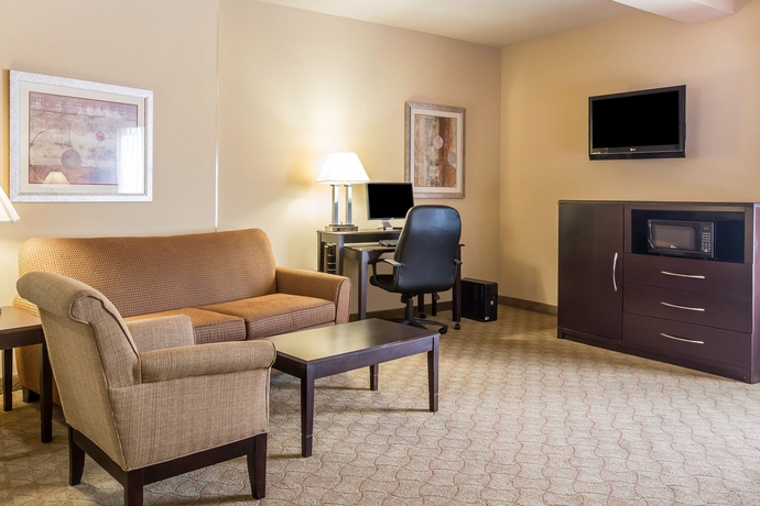 Imagen de los interiores del Hotel Comfort Suites Macon. Foto 9