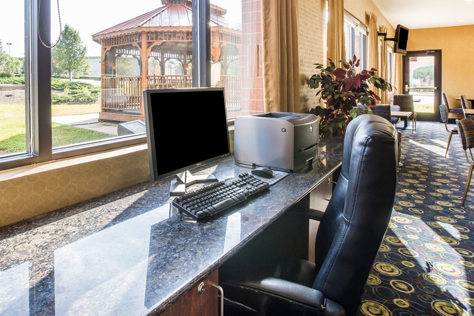 Imagen de los interiores del Hotel Comfort Suites Macon. Foto 10