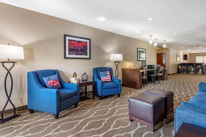 Imagen de los interiores del Hotel Comfort Suites Manchester. Foto 19