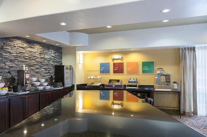 Imagen del bar/restaurante del Hotel Comfort Suites Medical Center Near Six Flags. Foto 3