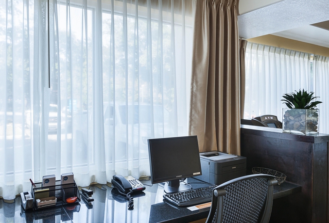 Imagen de los interiores del Hotel Comfort Suites Medical Center Near Six Flags. Foto 16