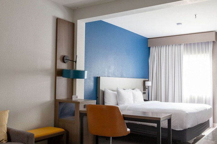 Imagen de la habitación del Hotel Comfort Suites Medical District near Mall of Louisiana. Foto 3