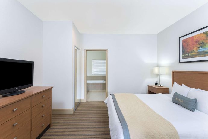 Imagen de la habitación del Hotel Comfort Suites Medical District near Mall of Louisiana. Foto 5