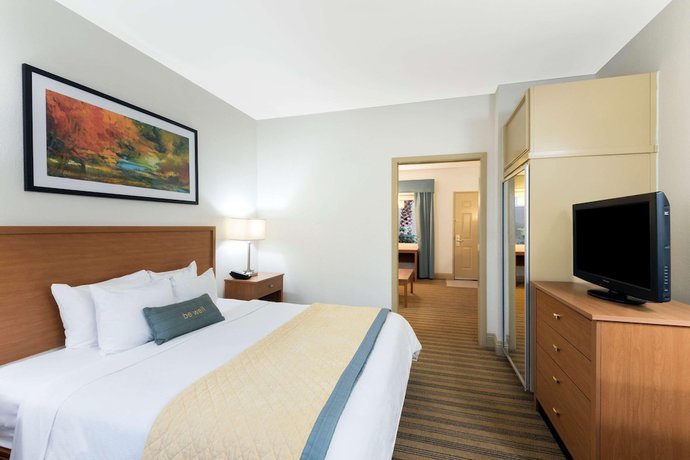 Imagen de la habitación del Hotel Comfort Suites Medical District near Mall of Louisiana. Foto 6