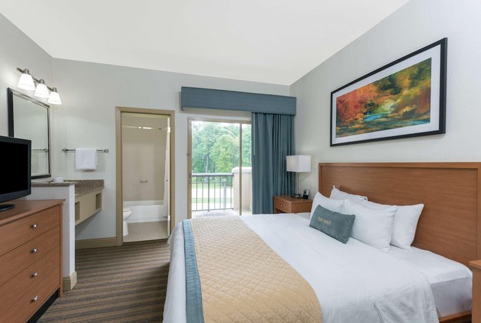Imagen de la habitación del Hotel Comfort Suites Medical District near Mall of Louisiana. Foto 10
