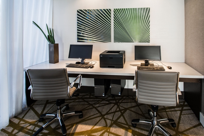 Imagen de los interiores del Hotel Comfort Suites Miami Airport North. Foto 15