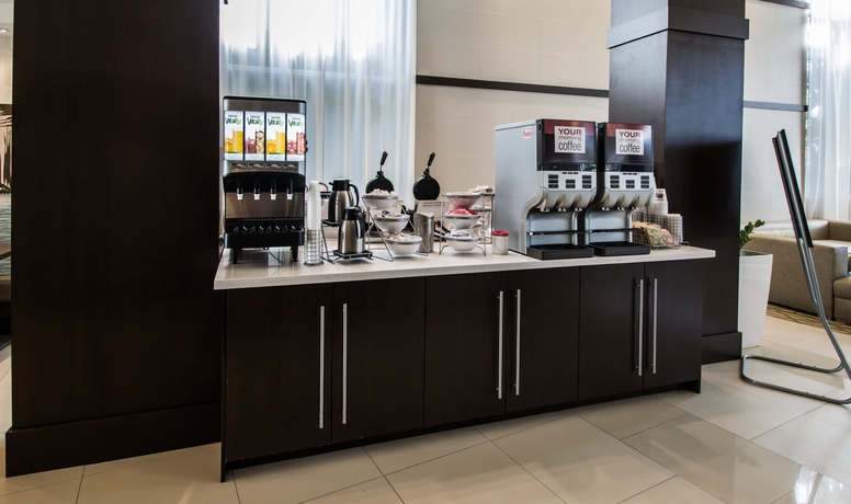 Imagen del bar/restaurante del Hotel Comfort Suites Miami Airport North. Foto 6