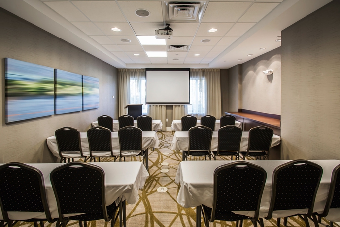 Imagen de los interiores del Hotel Comfort Suites Miami Airport North. Foto 16