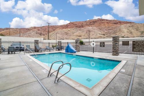 Imagen de la piscina del Hotel Comfort Suites Moab near Arches National Park. Foto 9