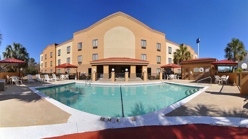 Imagen de los interiores del Hotel Comfort Suites Mobile East Bay. Foto 12