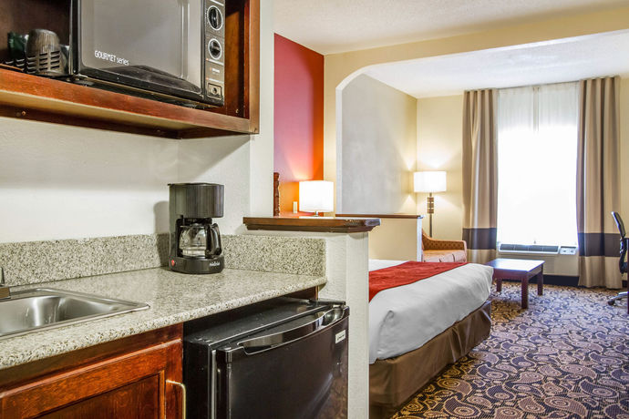 Imagen de la habitación del Hotel Comfort Suites Mobile East Bay. Foto 2
