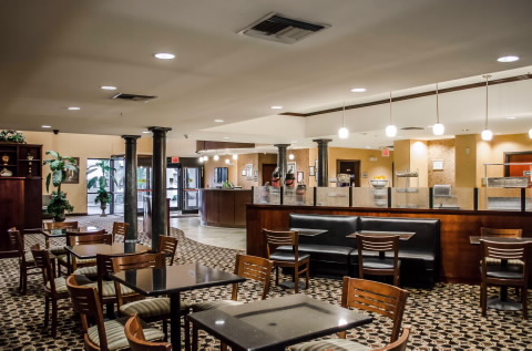 Imagen del bar/restaurante del Hotel Comfort Suites Mobile. Foto 3