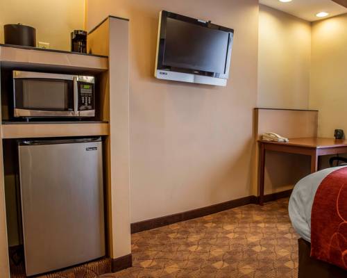 Imagen de la habitación del Hotel Comfort Suites Monaca. Foto 7