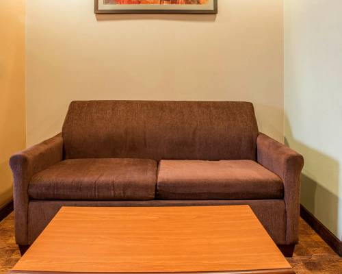 Imagen de la habitación del Hotel Comfort Suites Monaca. Foto 8