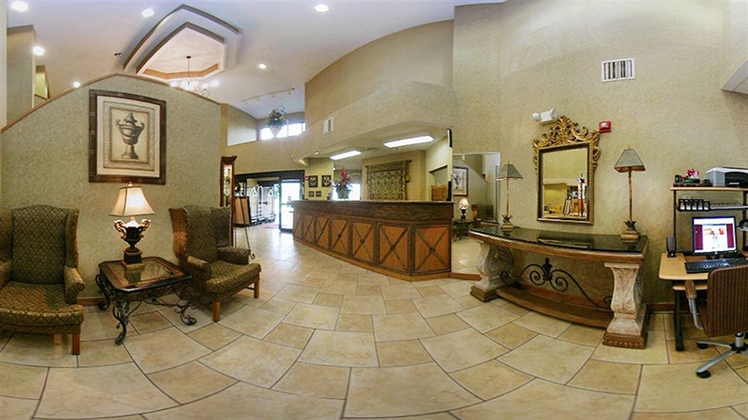 Imagen de los interiores del Hotel Comfort Suites, Monroe. Foto 12