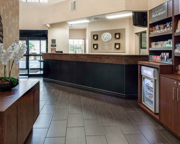 Imagen de los interiores del Hotel Comfort Suites, Monroe. Foto 15