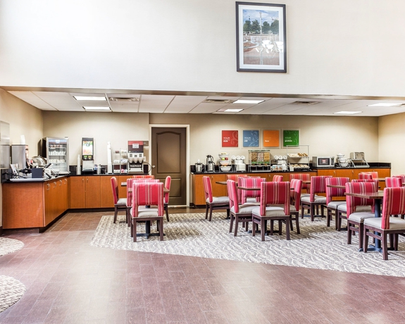 Imagen del bar/restaurante del Hotel Comfort Suites Morrow - Atlanta South. Foto 2
