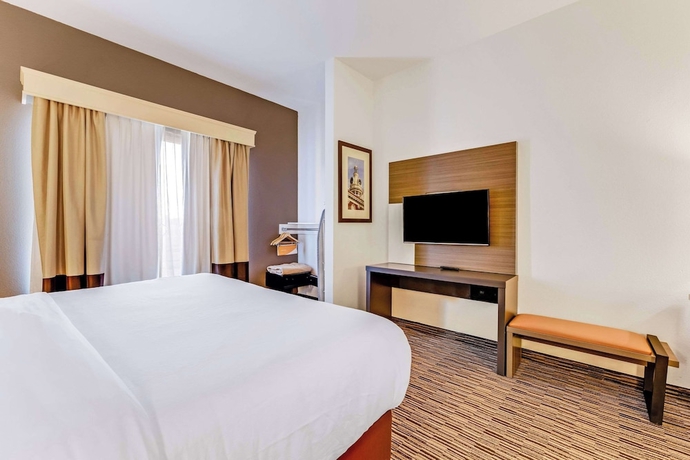 Imagen de la habitación del Hotel Comfort Suites Murfreesboro. Foto 11