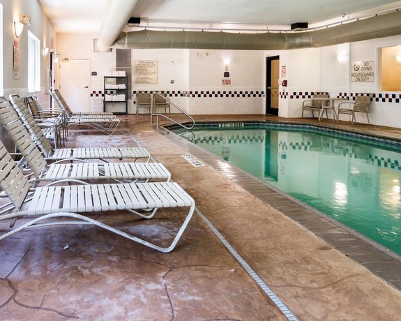 Imagen de la piscina del Hotel Comfort Suites Nacogdoches. Foto 19