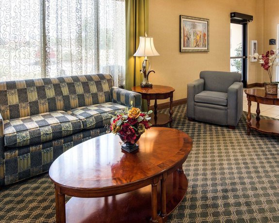 Imagen de los interiores del Hotel Comfort Suites Nacogdoches. Foto 18
