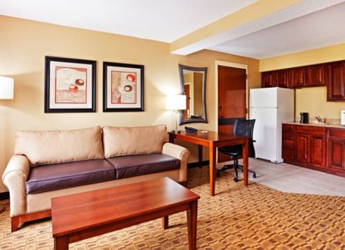 Imagen de la habitación del Hotel Comfort Suites Near Birkdale Village- Huntersville. Foto 6