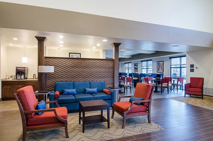 Imagen de los interiores del Hotel Comfort Suites Near Denver Downtown. Foto 18