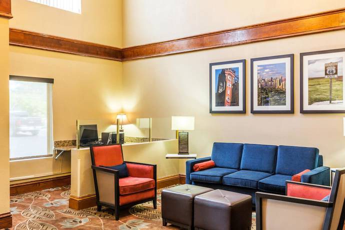 Imagen de los interiores del Hotel Comfort Suites Near I-80 And I-94. Foto 18