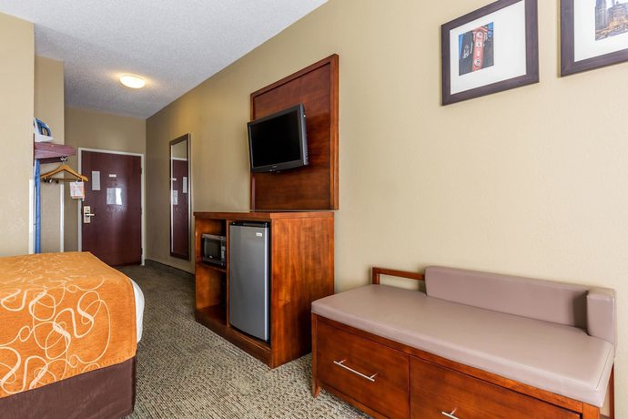 Imagen de la habitación del Hotel Comfort Suites Near I-80 And I-94. Foto 6