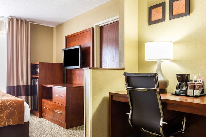 Imagen de la habitación del Hotel Comfort Suites Near I-80 And I-94. Foto 16