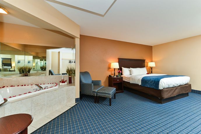 Imagen de los interiores del Hotel Comfort Suites Near Mcas Beaufort. Foto 7