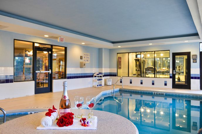 Imagen de los interiores del Hotel Comfort Suites Near Mcas Beaufort. Foto 8