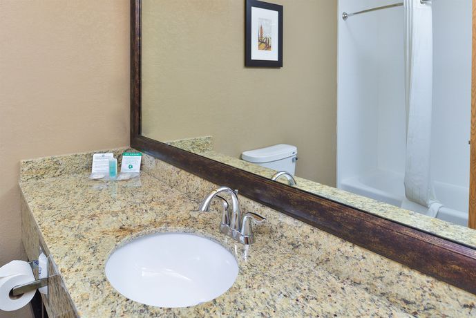 Imagen de los interiores del Hotel Comfort Suites Near Route 66. Foto 9