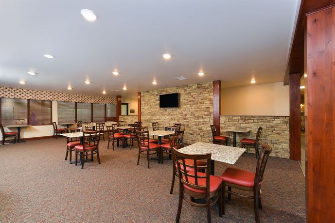 Imagen de los interiores del Hotel Comfort Suites Near Route 66. Foto 11