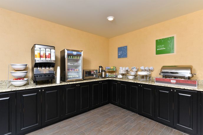 Imagen de los interiores del Hotel Comfort Suites Near Route 66. Foto 13