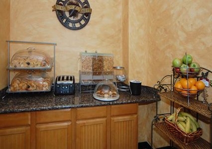 Imagen del bar/restaurante del Hotel Comfort Suites Near Texas Medical Center - Nrg Stadium. Foto 2