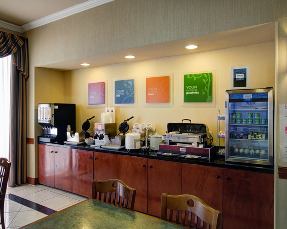 Imagen del bar/restaurante del Hotel Comfort Suites Near Texas State University. Foto 3