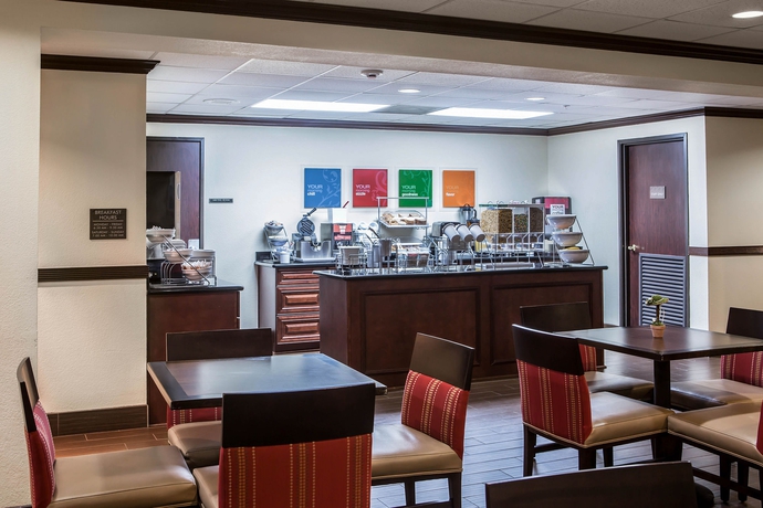 Imagen del bar/restaurante del Hotel Comfort Suites - Near The Galleria. Foto 2