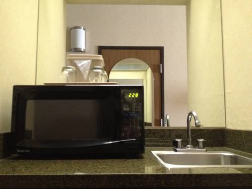 Imagen de la habitación del Hotel Comfort Suites Near Vancouver Mall. Foto 8