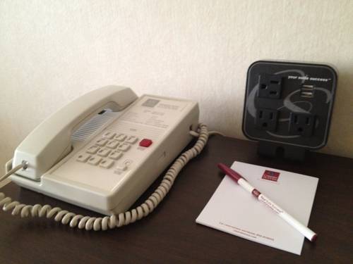 Imagen de la habitación del Hotel Comfort Suites Near Vancouver Mall. Foto 9