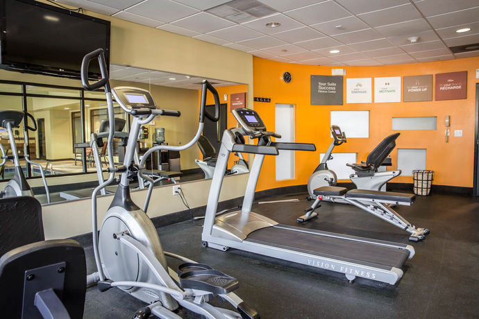 Imagen de los interiores del Hotel Comfort Suites, New Bern. Foto 15