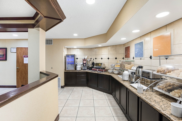 Imagen del bar/restaurante del Hotel Comfort Suites North Dallas. Foto 3