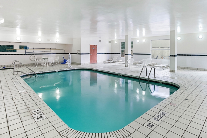 Imagen de la piscina del Hotel Comfort Suites North Dallas. Foto 16