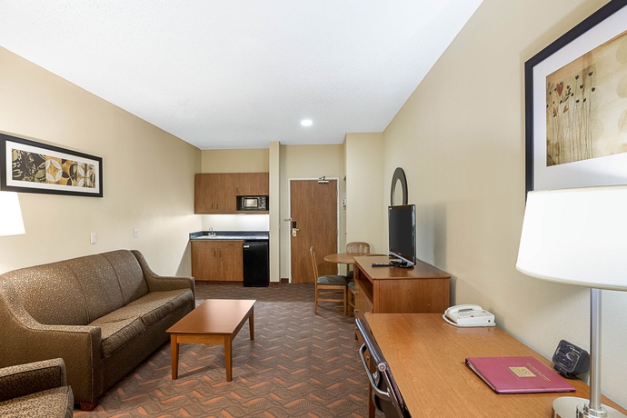 Imagen de la habitación del Hotel Comfort Suites North Dallas. Foto 9