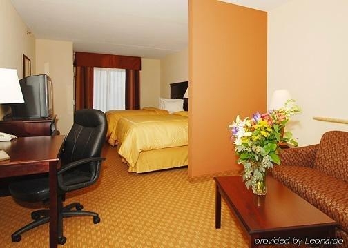 Imagen general del Hotel Comfort Suites North, Dante. Foto 6