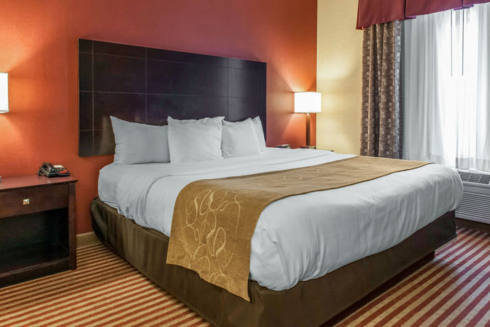 Imagen del bar/restaurante del Hotel Comfort Suites North, Fort Wayne. Foto 6