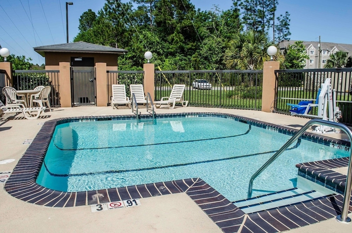 Imagen de la piscina del Hotel Comfort Suites North Mobile. Foto 19