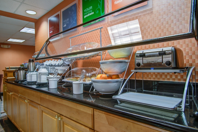 Imagen del bar/restaurante del Hotel Comfort Suites Northside Hospital Gwinnett. Foto 3
